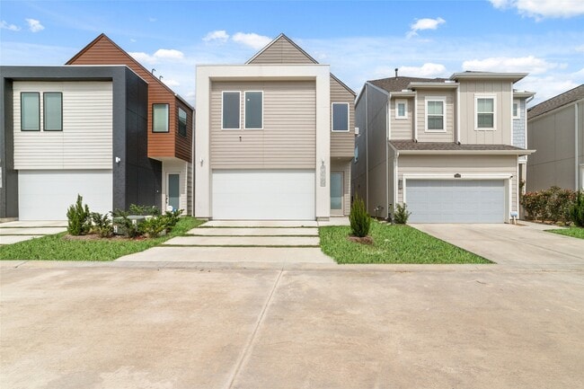 Building Photo - 3007 Ventas Dr