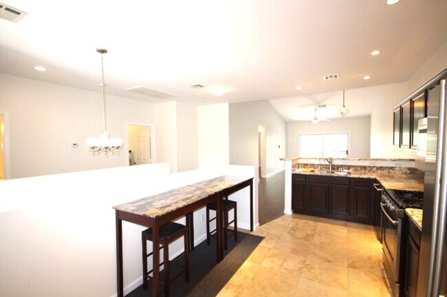 Photo - Close to shopping and easy access to Freeway!!!
