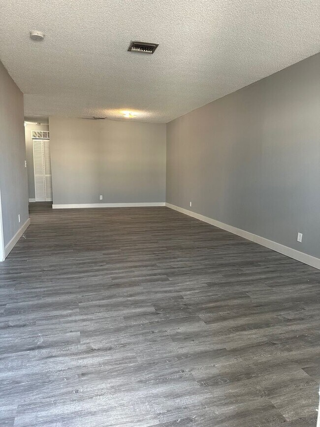 Photo - 401-407 NW 2nd St Hallandale Unit 405 NW 2nd St