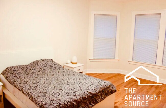 Photo - 2839 W Nelson St Unit 2