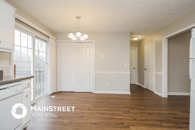 Photo - 921 Turlough Ct