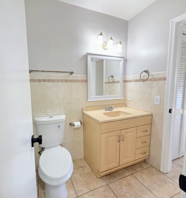 Photo - 3300 NE 10th Terrace Unit Apt 61