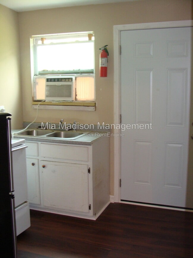 Photo - 248 Ferrill St