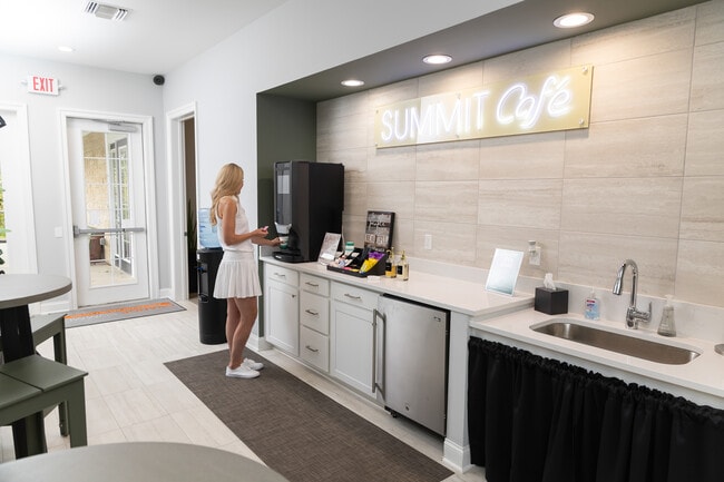 Photo - Orange Summit