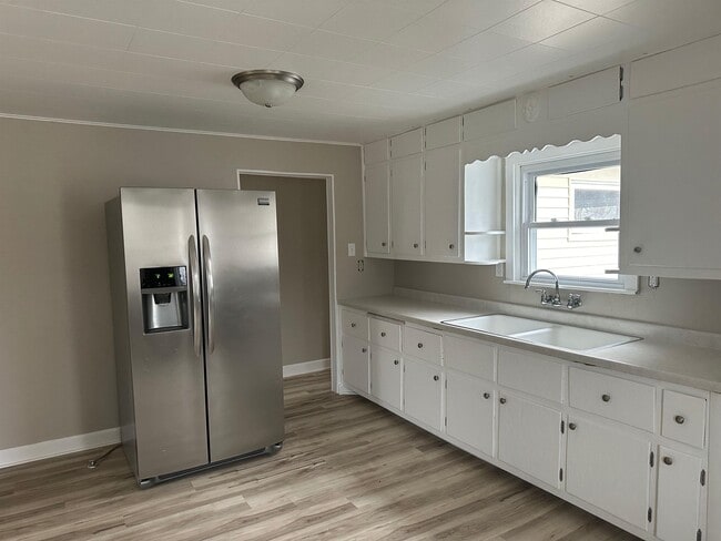 Photo - 962 Lakeview Dr