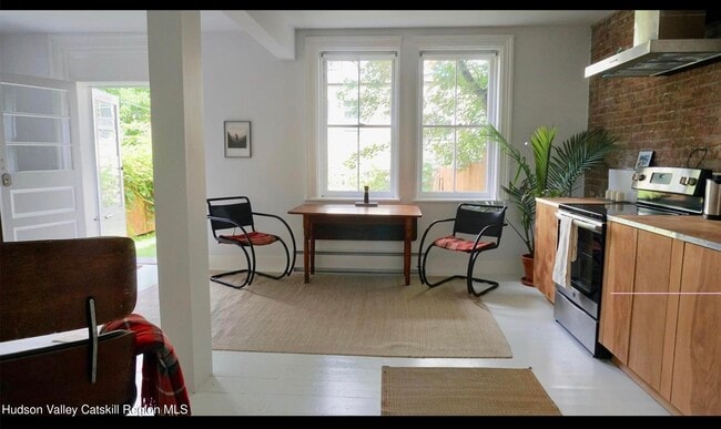 Photo - 524 State St