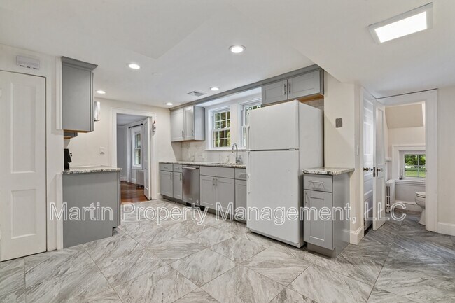 14 Gleason Rd