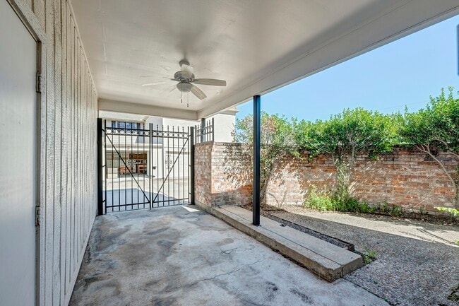 Photo - 5816 Lynbrook Dr Unit 67