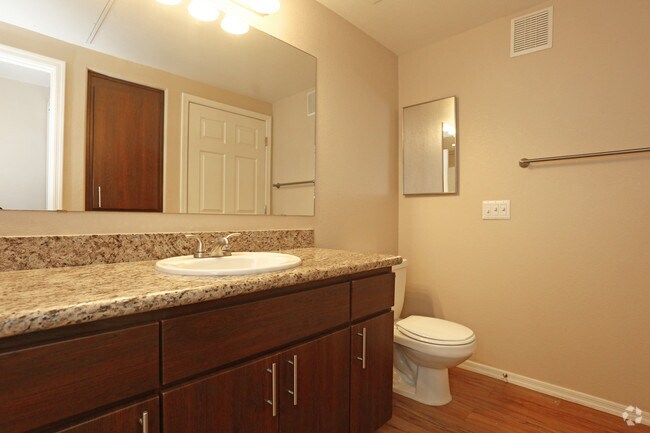 1BR, 1BA - 1A 768 SF - Camden Montierra