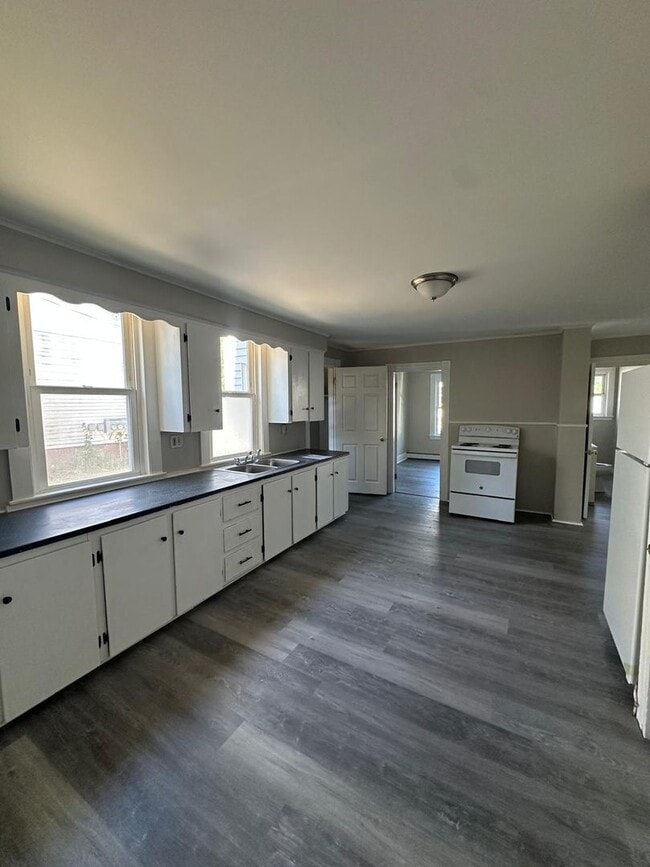 Building Photo - 18 Summer St Unit 1 Rental