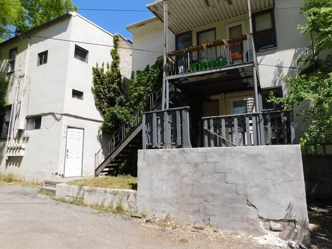 Photo - 560-564 S 600 E