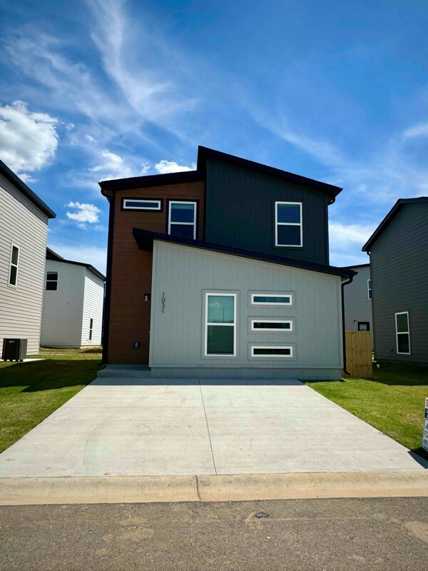 Photo - 1031 Kentucky Ave