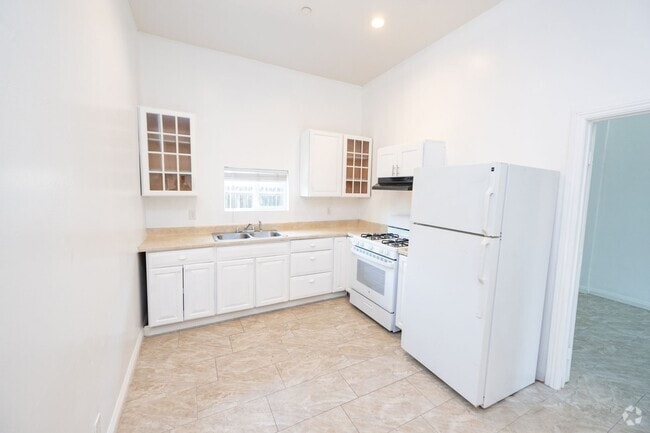 Building Photo - 1349 Peach Ave Unit B Rental