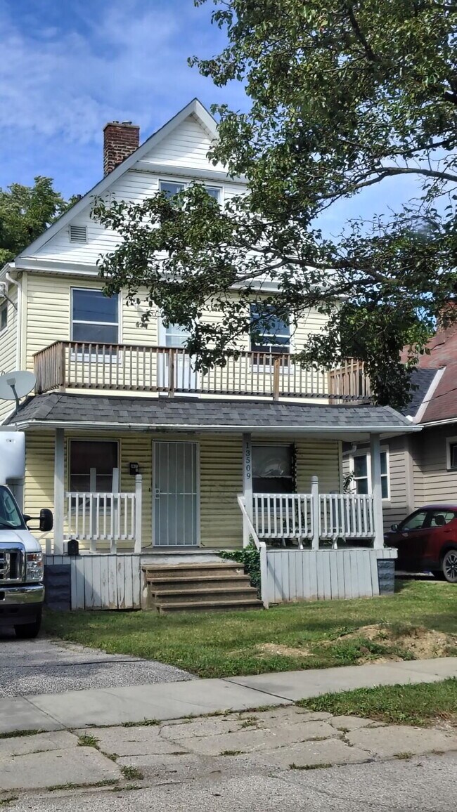 Building Photo - 13509 Svec Ave