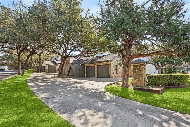Building Photo - 3303 Pecos St Unit B