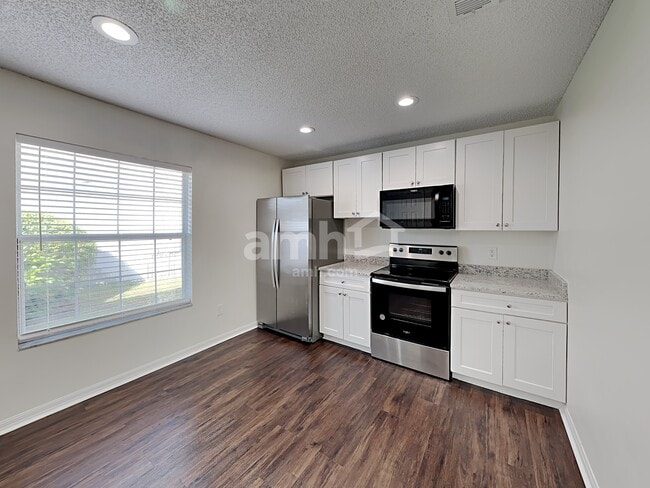 Photo - 2273 Heathwood Cir