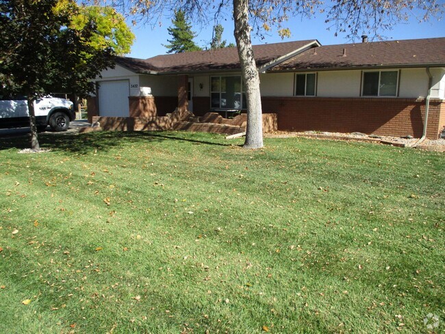 Building Photo - Beautiful 3 Bedroom, 1 Bath Ranch in Lovel... Rental