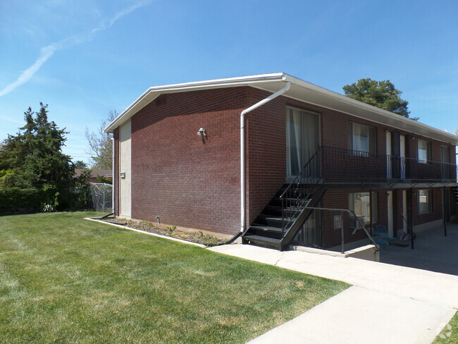 Building Photo - Roy 4-plex 1958 Unit 1 Rental