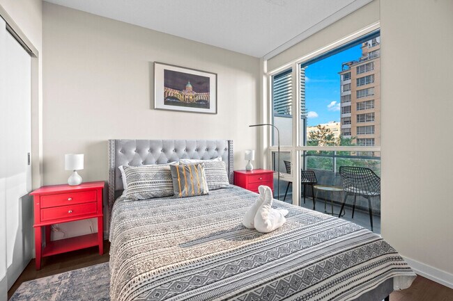 Photo - 79 Dunfield Ave Unit ID1345806P