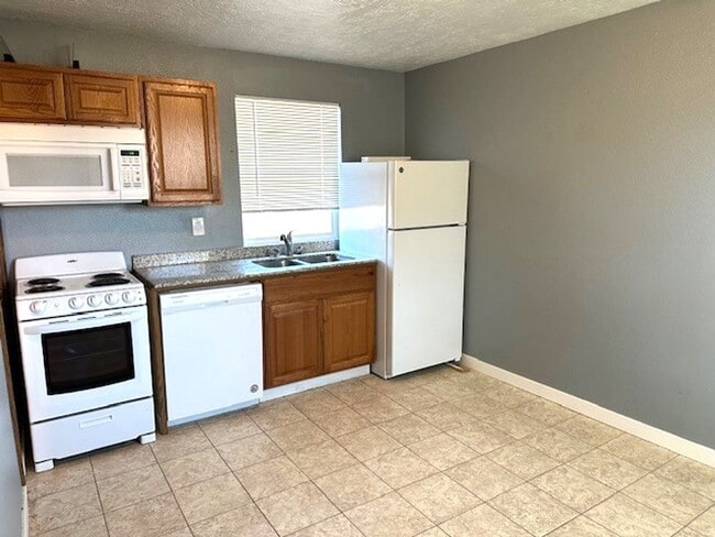 Remodeled 1 bedroom in Elko - Remodeled 1 bedroom in Elko Townhome