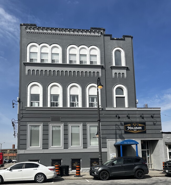 Building Photo - 117 Christina St N Unit C