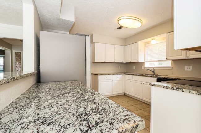 Photo - 24106 Creekview Dr