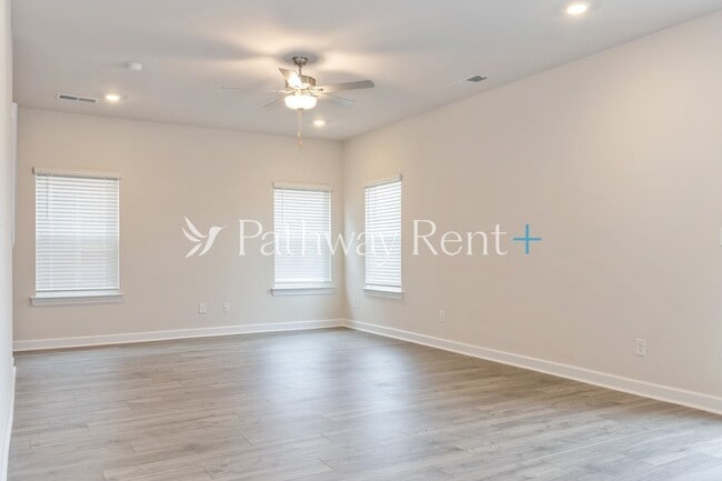 Photo - 2408 Nabali Wy