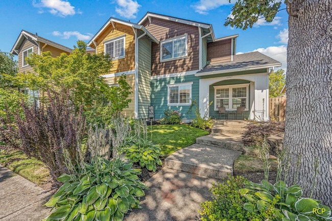 Photo - 6997 Northeast Birch Street