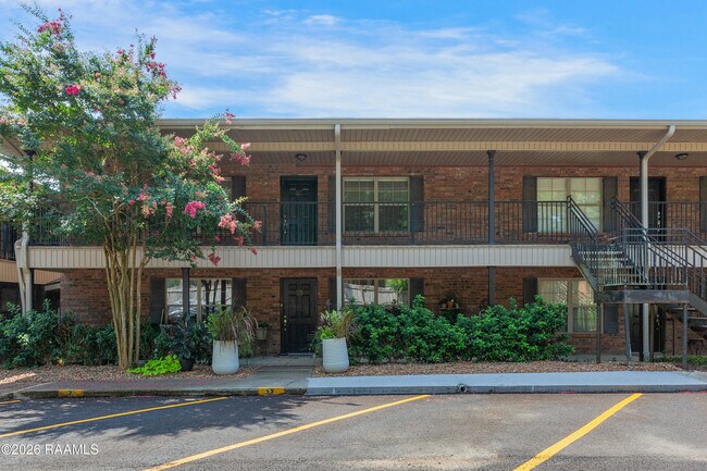 112 Hillside Dr