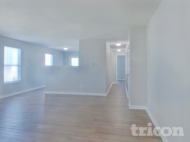 Photo - 809 Littleton Dr