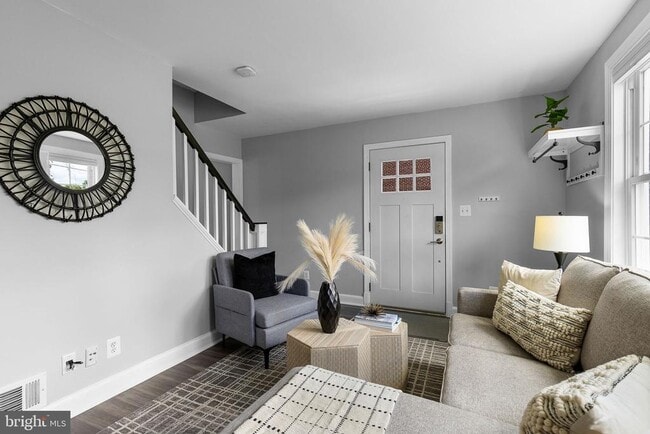 Photo - 2613 S Troy St