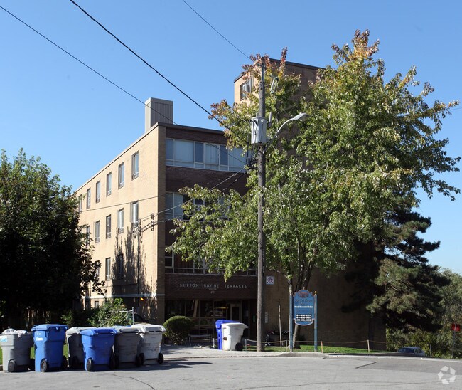 Photo principale - 18-20 Skipton Ct