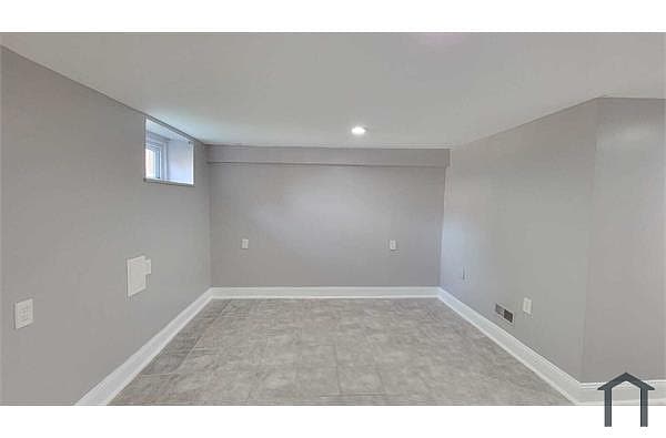 2 Bedroom home with Rear Yard