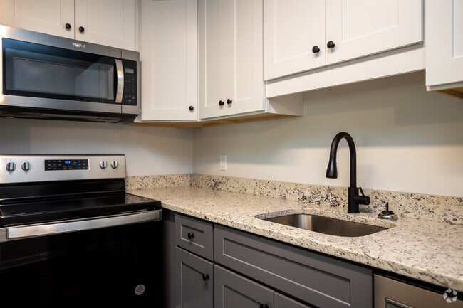 2 habitaciones, 1 baño - 730 pies cuadrados - Cocina - Northway at Cabarrus