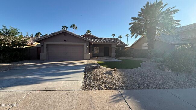 Photo - 151 W Shamrock St