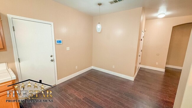 Photo - 1733 Pyxis St