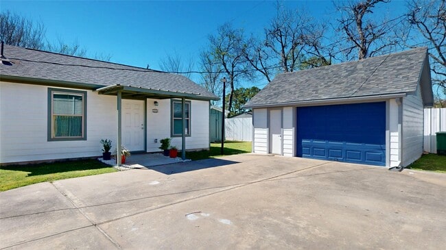 Photo - 3124 Tilfer St