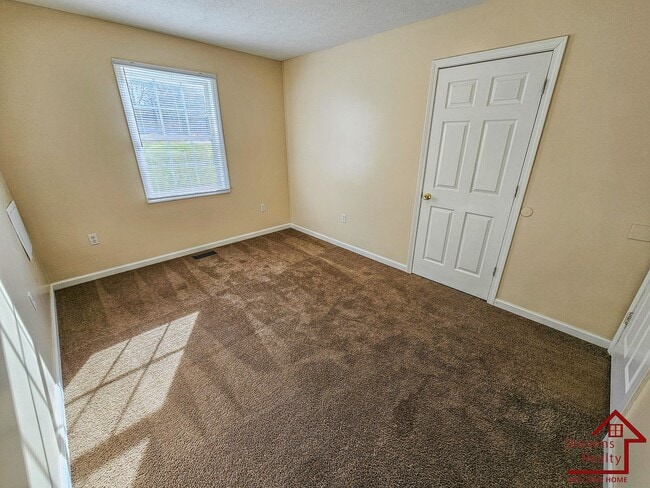 Photo - 200 Bryant Ave Unidad B