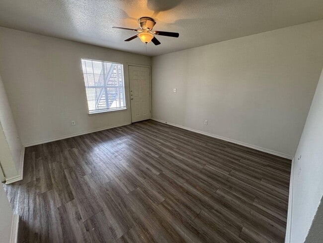 Photo - 2901 Cantabrian Dr Unit # B