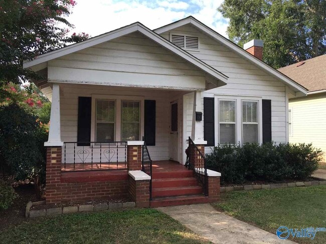 Photo - 1118 Ward Ave NE