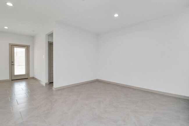 Photo - 4010 Elk Crk Ct