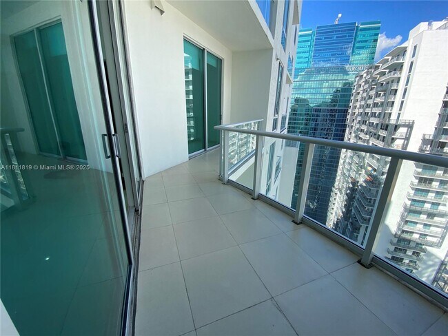Photo - 300 S Biscayne Blvd Condo Unit PH-3905