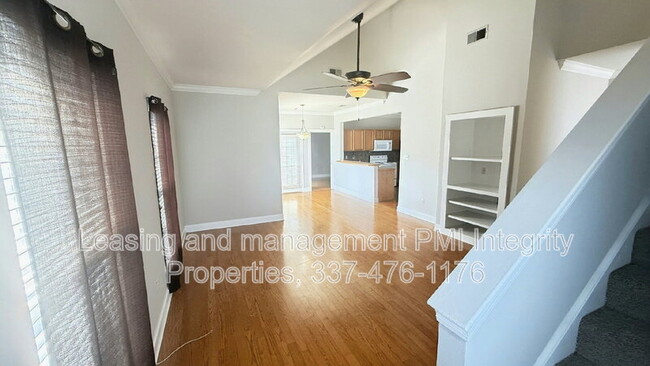 Photo - 4625 Burbank Dr Unit Apt 507