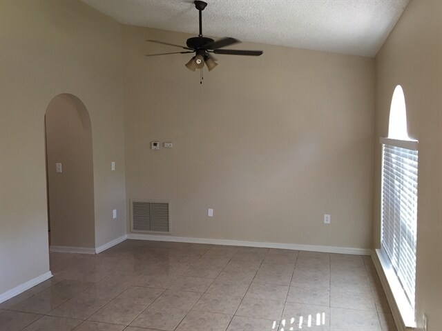 Photo - 287 Delake Rd NW