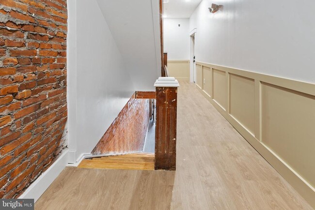 Photo - 900 N 41st St Unit 2ND FLOOR FRONT