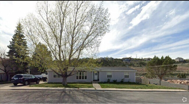 Building Photo - 802 S Interstate Dr Rental