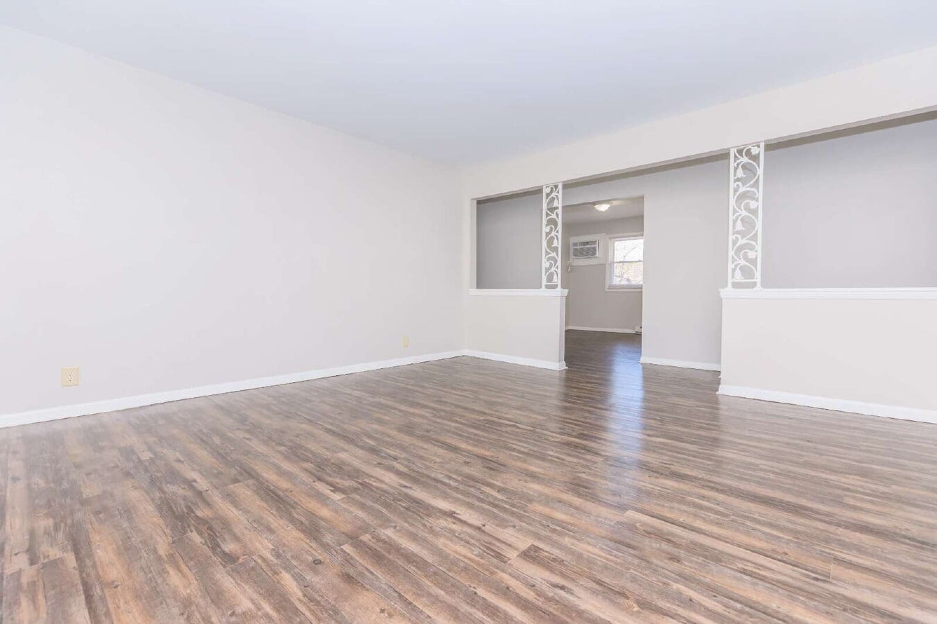 "$350 off if moved in by 7/10/26 - "Charming 2-Bedroom Retreat with 950 Sq Ft of Comfort in India... - "$350 off if moved in by 7/10/26 - "Charming 2-Bedroom Retreat with 950 Sq Ft of Comfort in India... Unit 3