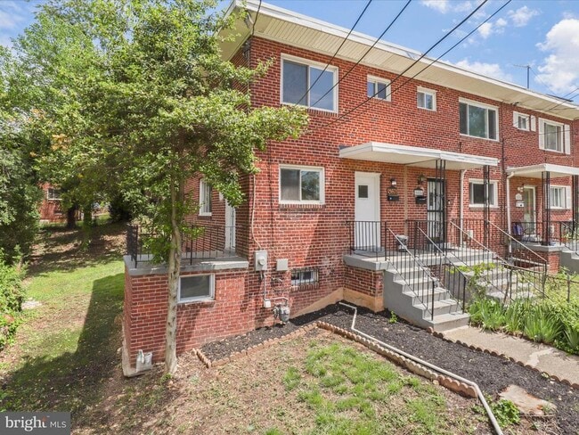 Photo - 5026 Roseld Ct Townhome