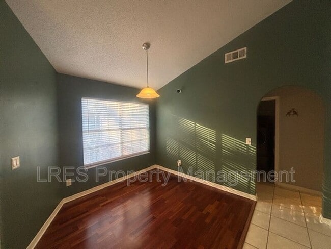 Photo - 319 Oak Leaf Cir