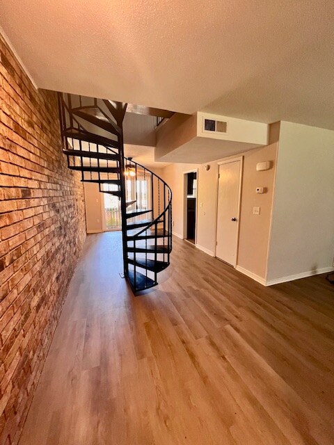 Photo - 280 S Hill Ave